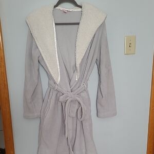 Victoria's Secret Plush Gray Robe with Soft Cream Hood